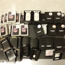 Zippo Feuerzeug Verpackungen großes Konvolut ca.60 Teile NFL,ACDC,Baseball etc.