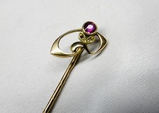 Antike Kravattennadel, 14 K Gold, mit rotem Schmuckstein (Rubin?)