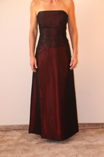 Bordeauxfarbenes kleid mit - bordeauxfarbenes,