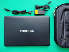 Notebook Laptop Toshiba Satellite C660D-1EX mit Ladegerät und Tasche