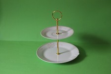 zweistöckige Etagere Teller