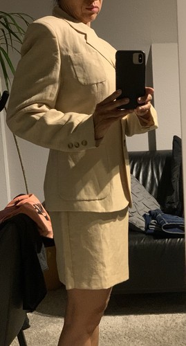 Eleganten damenanzug von - eleganten,