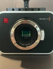 Blackmagic Cinema Camera 2.5k EF + SSD und Zubehör