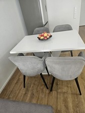 Esstisch  Esszimmertisch,  (Farbe: Weiß Hochglanz) Mit 4 Stüle.