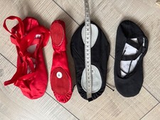 1Paar Ballettschuhe rot und