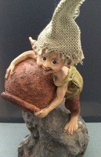 Pixie Figur, Gnom auf einem