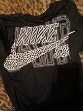 Nike * T-Shirt * schwarz * Größe M * neu