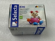 Selecta Babywelt Kitti Buggyspielzeug Kinderwagen Katze Holzspielzeug Neu 61065