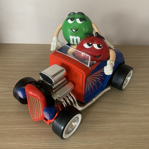 Dispenser rebel without a - m&m,