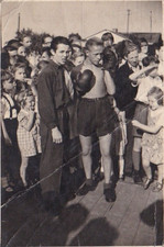 Foto Boxer in Bismarckruh im Sommer 1949, Berlin Charlottenburg, Pressefoto