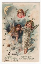 AK Neujahr, Prägekarte,  kleine Engel schmücken Spinnennetz mit Glücksklee, Mond