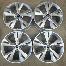 4x Audi Q4 e-tron Alufelgen 20 Zoll – Neu – 89A601025L / 89A601025D – Silber