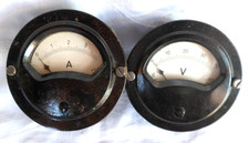 2 alte Bakelit Messgeräte Voltmeter Amperemeter aus den 30er Jahren
