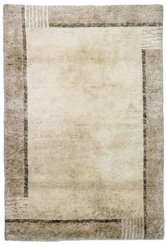 Modern carpet hand knotted
