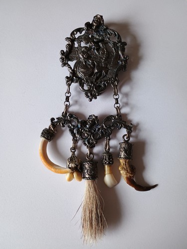 Antikes charivari aus - charivari, massivem