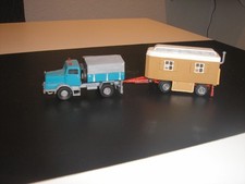 Kirmes IFA H6-ZM mit kleinen Wohnwagen