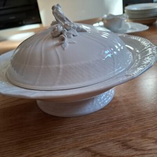 KPM Berlin, Neuosier: Terrine / Servierschale mit Deckel, 1. Wahl, top Zustand!