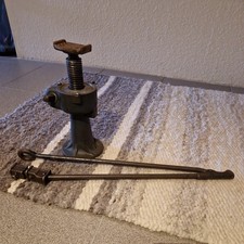 alter Oldtimer Wagenheber