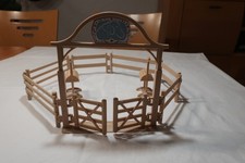 Schleich Pferdekoppel für Pferde in braun mit Zubehör