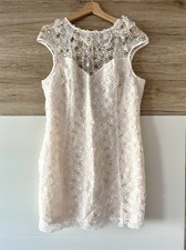 LIPSY London Kleid aus Spitze