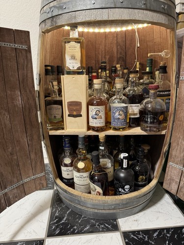 Rustikale whiskybar aus echtem - rustikale,