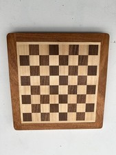 Schachspiel aus Holz Grün