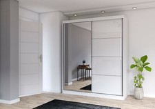 Schwebetürenschrank