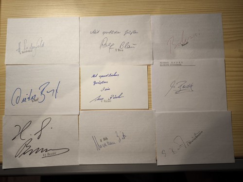 Autogramme auf karten - auf,
