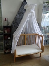 Kinder Sitzbank/Baby Beistellbett mit Himmel inkl. Matratze Natur Holz Buche