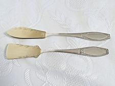 Butter und Käsemesser versilbert vergoldet, Deetjen