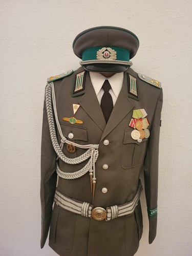 Konvolut ddr uniformen - konvolut, der