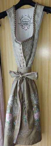 Dirndl 46 von - gr.,