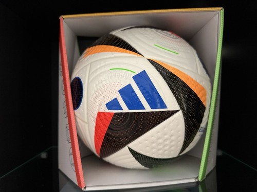 Fussballliebe adidas pro - fussballliebe,