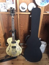 Duesenberg Starplayer TV / E-Gitarre mit Original HC