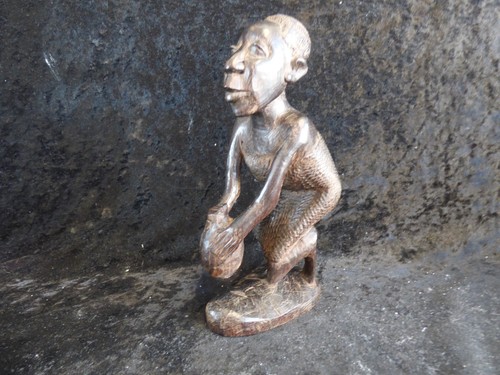 Figur einer frau aus afrika - einer,