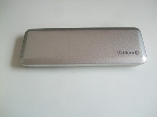 Pelikan etui aus - metall, für