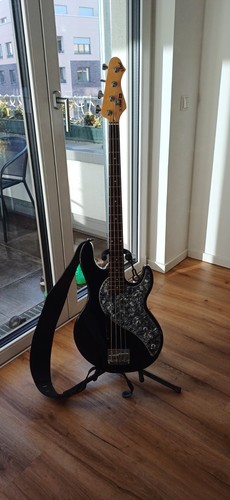 Line6 variax bass - bass, in