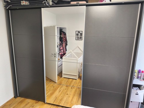 Schwebetürenschrank inkl