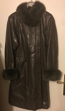 jugendlicher extravaganter Damen-Ledermantel mit Fellbesatz Gr 38