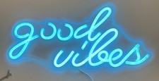 LED Leuchtreklame Good Vibes USB Nachtlicht Kettenlicht Wanddeko Leuchte