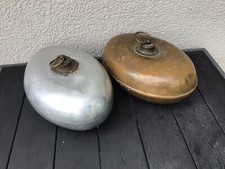 2 alte Bettflaschen aus Kupfer und Zink