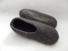 FILZIS * Filzpuschen mit Latexsohle * Gr. 42 * Handarbeit * NEU * #77