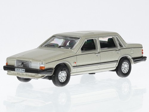 Volvo 760 gold metallic