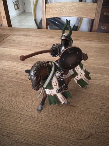 Schleich ritter pferd aus - ritter,