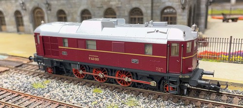 Trix 22448 diesellok v140 - h0,