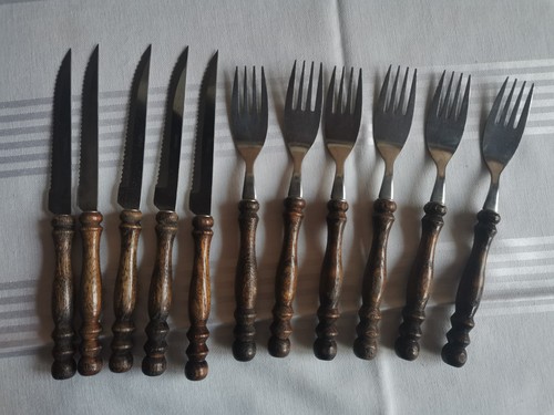 Besteck set mit holzgriffen - besteck-set,