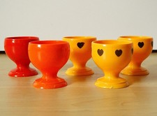 Vintage 70er Jahre 5 Stück Eierbecher Kunststoff orange gelb tadellos Schweden