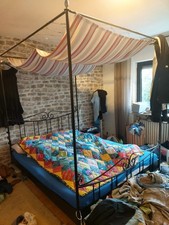 Himmelbett schwarz Metall 160 x 200 mit geschwungenen Elementen