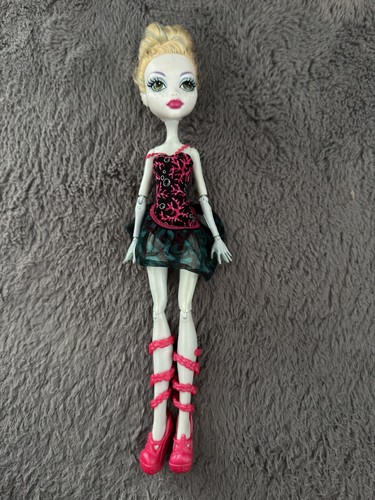Monster high dance - high,