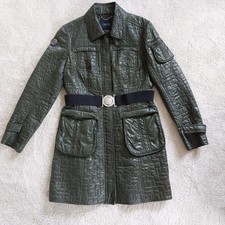 Extravaganter Frühjahrsmantel